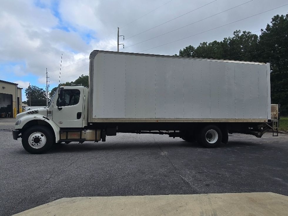 Medium Duty Box Truck-Light and Medium Duty Trucks-Freightliner-2019-M2-Newnan-GA-151,227\n\t\tmiles-$ 53,250 - Image 4
