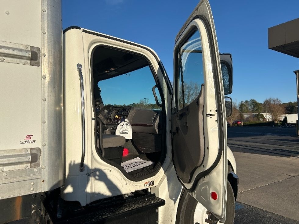 Medium Duty Box Truck-Light and Medium Duty Trucks-Freightliner-2019-M2-Newport News-VA-204,739\n\t\tmiles-$ 13,500 - Image 20
