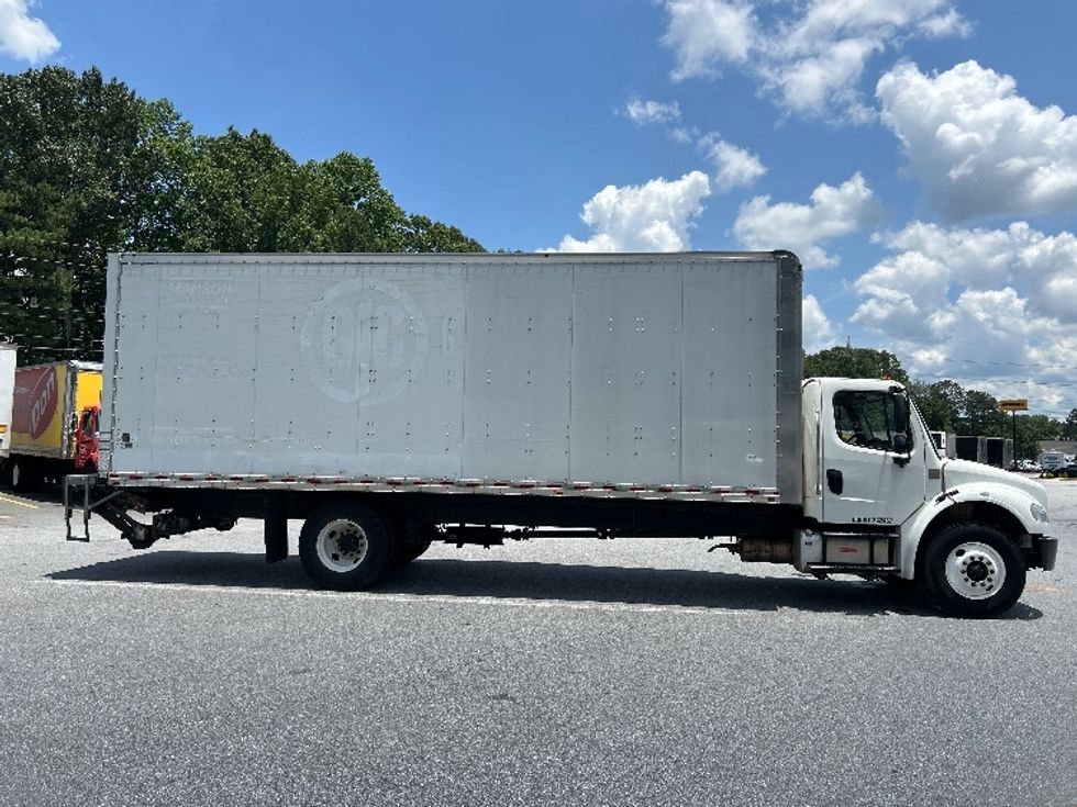 Medium Duty Box Truck-Light and Medium Duty Trucks-Freightliner-2019-M2-Norcross-GA-258,255\n\t\tmiles-$ 42,250 - Image 15