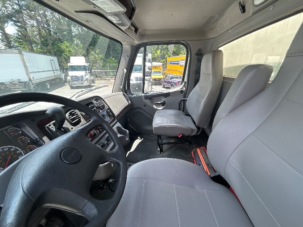 Medium Duty Box Truck-Light and Medium Duty Trucks-Freightliner-2019-M2-Norcross-GA-258,255\n\t\tmiles-$ 42,250 - Image 19