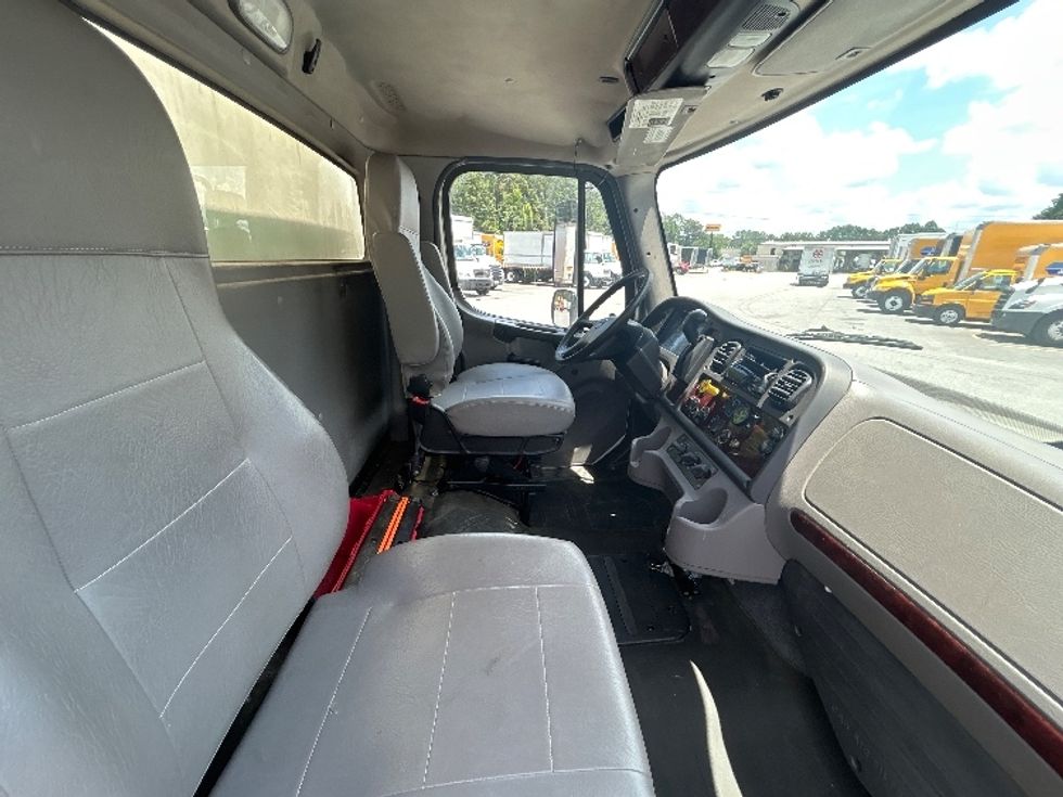 Medium Duty Box Truck-Light and Medium Duty Trucks-Freightliner-2019-M2-Norcross-GA-258,255\n\t\tmiles-$ 42,250 - Image 22