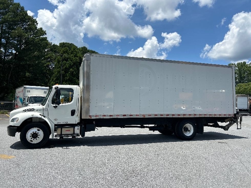 Medium Duty Box Truck-Light and Medium Duty Trucks-Freightliner-2019-M2-Norcross-GA-258,255\n\t\tmiles-$ 42,250 - Image 4