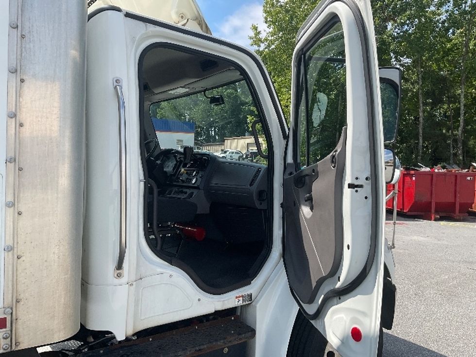 Medium Duty Box Truck-Light and Medium Duty Trucks-Freightliner-2019-M2-Norcross-GA-281,585\n\t\tmiles-$ 22,500 - Image 19