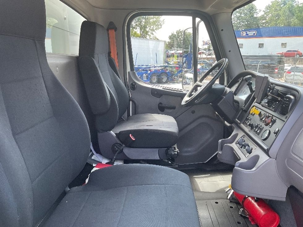 Medium Duty Box Truck-Light and Medium Duty Trucks-Freightliner-2019-M2-Norcross-GA-281,585\n\t\tmiles-$ 22,500 - Image 21