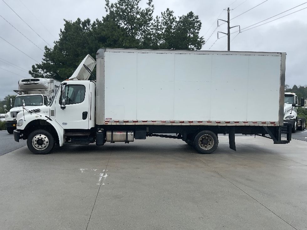 Medium Duty Box Truck-Light and Medium Duty Trucks-Freightliner-2019-M2-Norcross-GA-281,585\n\t\tmiles-$ 22,500 - Image 4