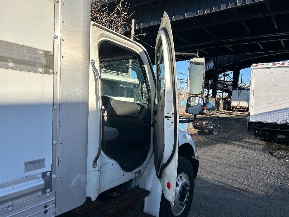 Medium Duty Box Truck-Light and Medium Duty Trucks-Freightliner-2019-M2-North Bergen-NJ-222,106\n\t\tmiles-$ 42,500 - Image 20