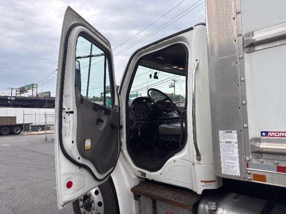 Medium Duty Box Truck-Light and Medium Duty Trucks-Freightliner-2019-M2-North Bergen-NJ-230,029\n\t\tmiles-$ 45,000 - Image 16