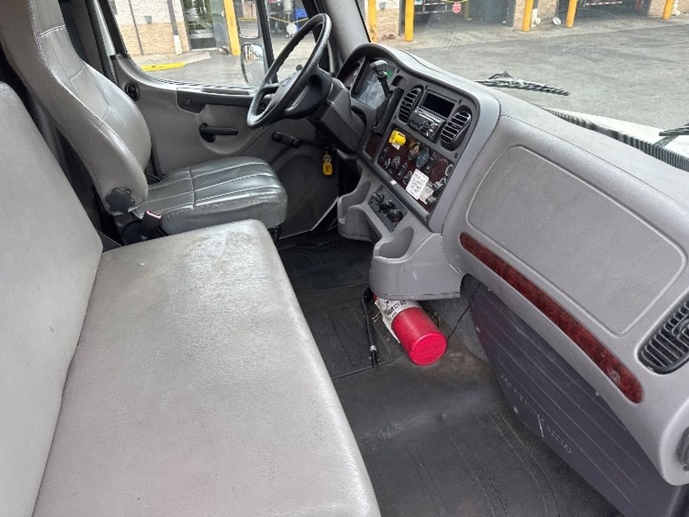Medium Duty Box Truck-Light and Medium Duty Trucks-Freightliner-2019-M2-North Bergen-NJ-230,029\n\t\tmiles-$ 45,000 - Image 22