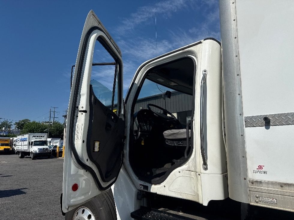 Medium Duty Box Truck-Light and Medium Duty Trucks-Freightliner-2019-M2-North Bergen-NJ-263,828\n\t\tmiles-$ 43,750 - Image 16