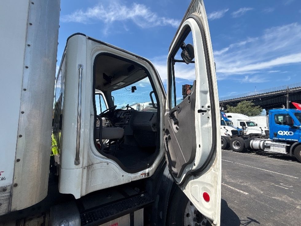 Medium Duty Box Truck-Light and Medium Duty Trucks-Freightliner-2019-M2-North Bergen-NJ-263,828\n\t\tmiles-$ 43,750 - Image 20