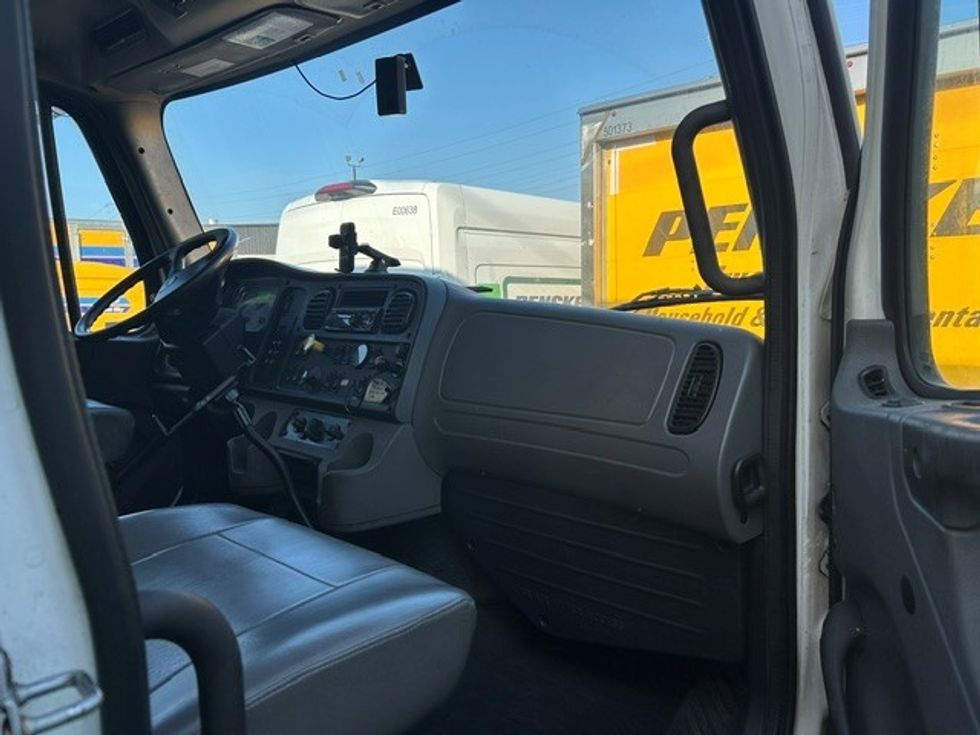 Medium Duty Box Truck-Light and Medium Duty Trucks-Freightliner-2019-M2-North Bergen-NJ-263,828\n\t\tmiles-$ 43,750 - Image 22