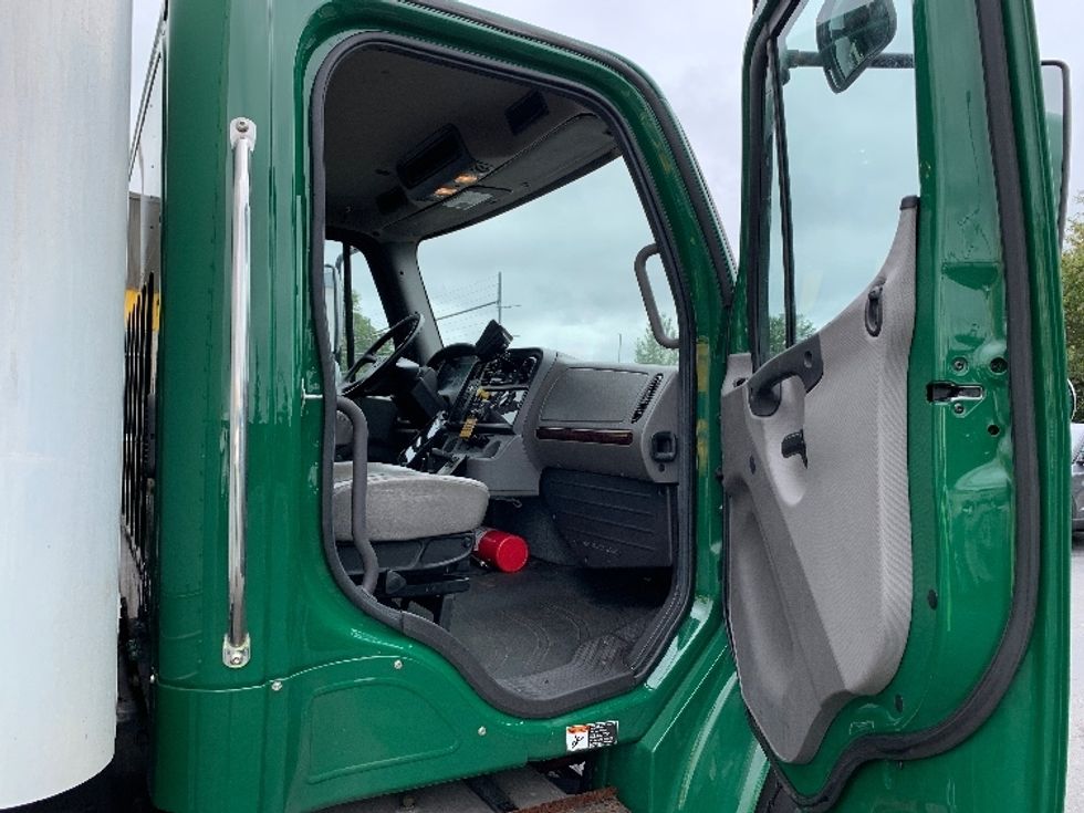 Medium Duty Box Truck-Light and Medium Duty Trucks-Freightliner-2019-M2-Norton-MA-126,024\n\t\tmiles-$ 49,000 - Image 17