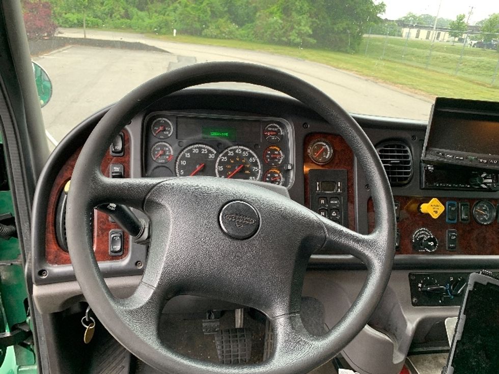 Medium Duty Box Truck-Light and Medium Duty Trucks-Freightliner-2019-M2-Norton-MA-126,024\n\t\tmiles-$ 49,000 - Image 19