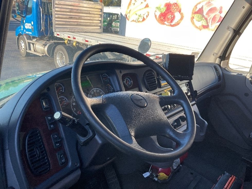 Medium Duty Box Truck-Light and Medium Duty Trucks-Freightliner-2019-M2-Norton-MA-146,293\n\t\tmiles-$ 58,000 - Image 17