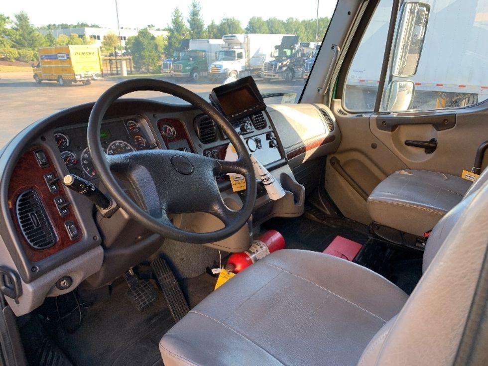 Medium Duty Box Truck-Light and Medium Duty Trucks-Freightliner-2019-M2-Norton-MA-149,124\n\t\tmiles-$ 57,750 - Image 17
