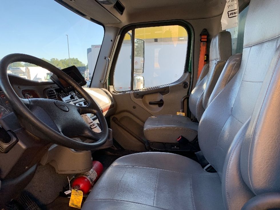 Medium Duty Box Truck-Light and Medium Duty Trucks-Freightliner-2019-M2-Norton-MA-149,124\n\t\tmiles-$ 57,750 - Image 19