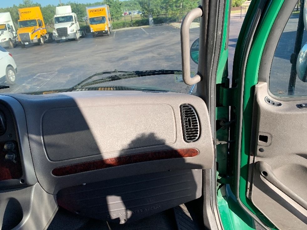 Medium Duty Box Truck-Light and Medium Duty Trucks-Freightliner-2019-M2-Norton-MA-149,124\n\t\tmiles-$ 57,750 - Image 21