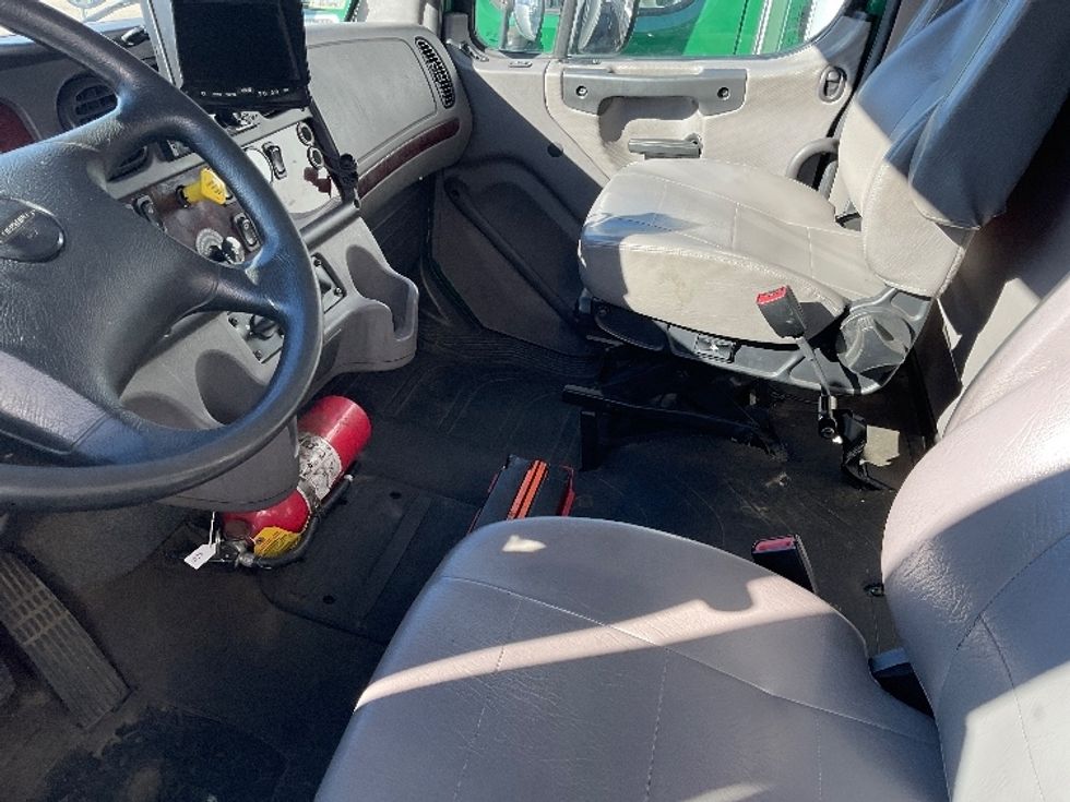 Medium Duty Box Truck-Light and Medium Duty Trucks-Freightliner-2019-M2-Norton-MA-149,369\n\t\tmiles-$ 57,750 - Image 19