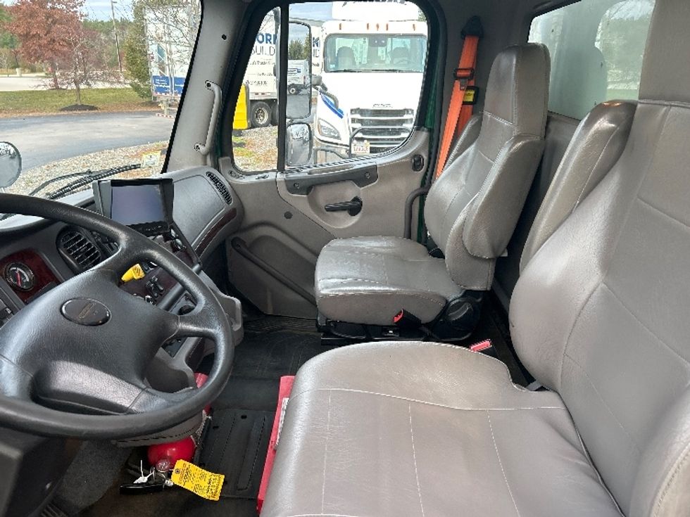 Medium Duty Box Truck-Light and Medium Duty Trucks-Freightliner-2019-M2-Norton-MA-154,280\n\t\tmiles-$ 56,000 - Image 19