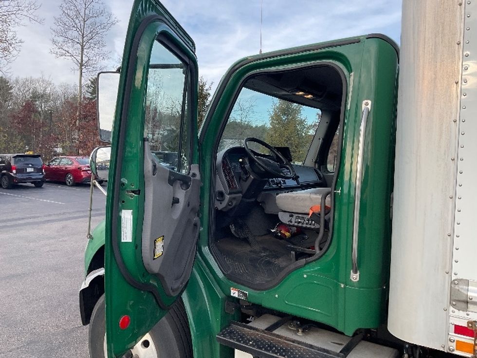 Medium Duty Box Truck-Light and Medium Duty Trucks-Freightliner-2019-M2-Norton-MA-154,320\n\t\tmiles-$ 57,000 - Image 16