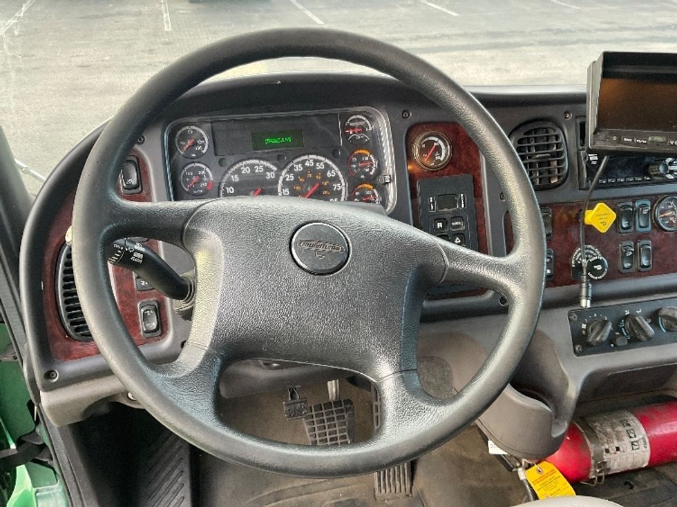 Medium Duty Box Truck-Light and Medium Duty Trucks-Freightliner-2019-M2-Norton-MA-154,320\n\t\tmiles-$ 57,000 - Image 18