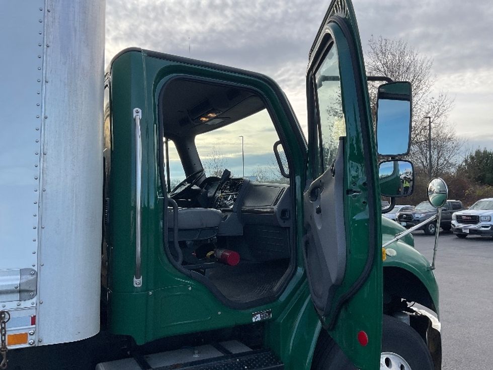 Medium Duty Box Truck-Light and Medium Duty Trucks-Freightliner-2019-M2-Norton-MA-154,320\n\t\tmiles-$ 57,000 - Image 20
