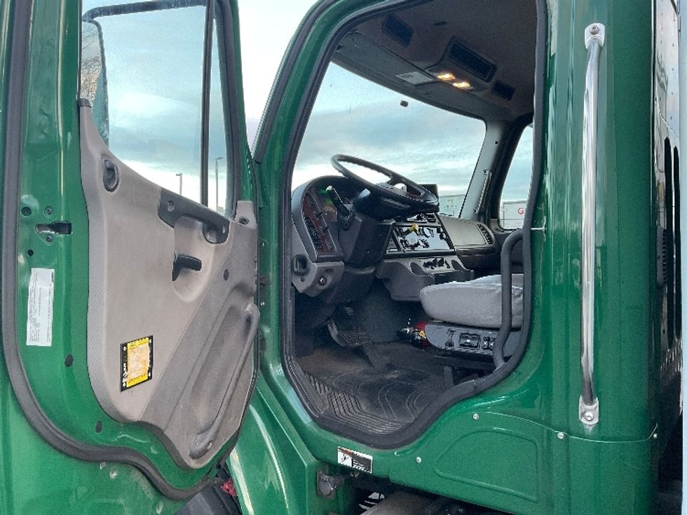 Medium Duty Box Truck-Light and Medium Duty Trucks-Freightliner-2019-M2-Norton-MA-154,618\n\t\tmiles-$ 57,000 - Image 15