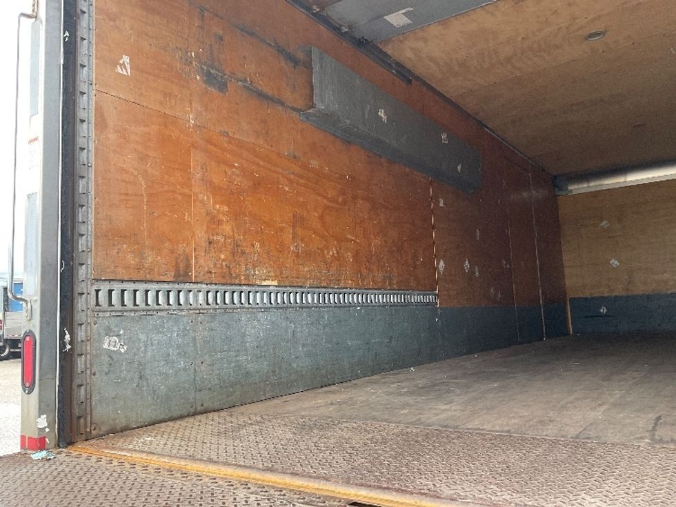 Medium Duty Box Truck-Light and Medium Duty Trucks-Freightliner-2019-M2-Norton-MA-154,766\n\t\tmiles-$ 57,000 - Image 10