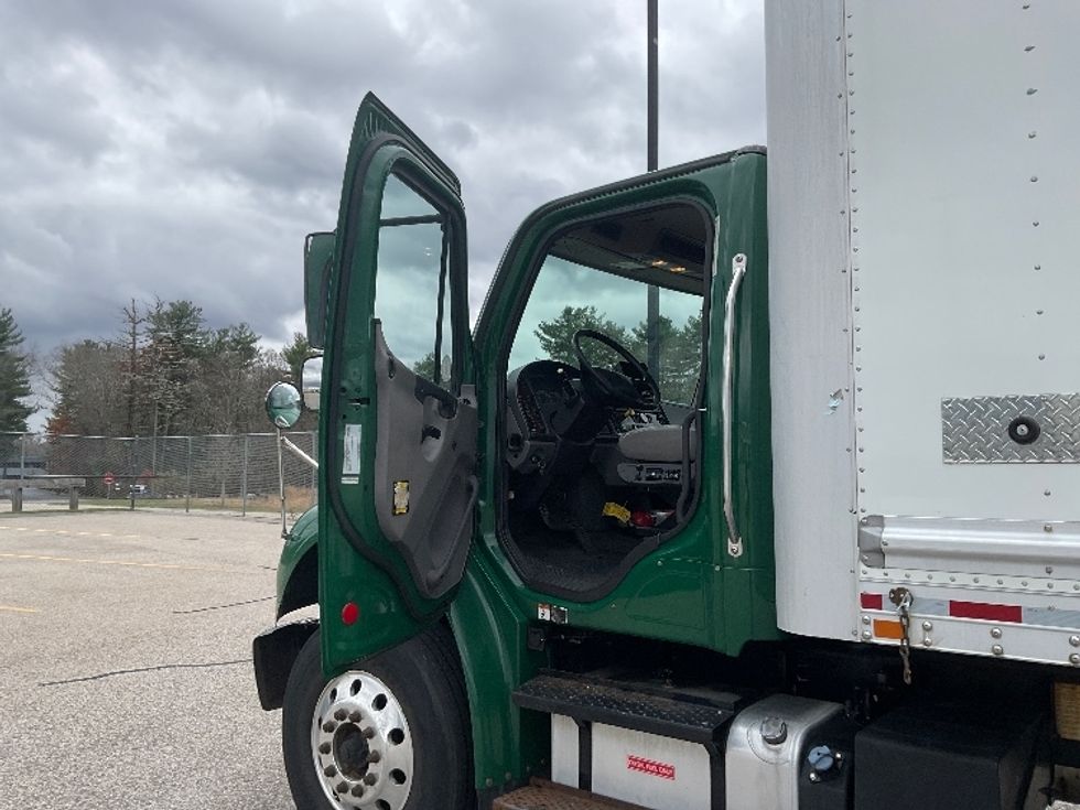 Medium Duty Box Truck-Light and Medium Duty Trucks-Freightliner-2019-M2-Norton-MA-154,766\n\t\tmiles-$ 57,000 - Image 15
