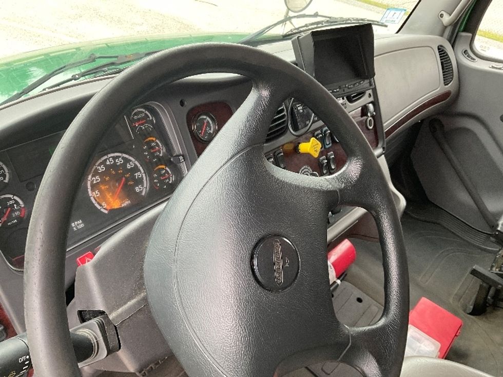 Medium Duty Box Truck-Light and Medium Duty Trucks-Freightliner-2019-M2-Norton-MA-154,766\n\t\tmiles-$ 57,000 - Image 17