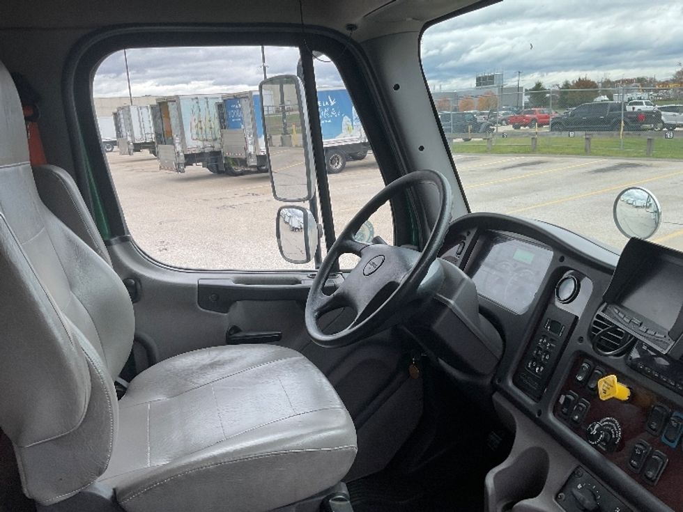Medium Duty Box Truck-Light and Medium Duty Trucks-Freightliner-2019-M2-Norton-MA-154,766\n\t\tmiles-$ 57,000 - Image 21