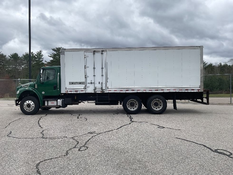 Medium Duty Box Truck-Light and Medium Duty Trucks-Freightliner-2019-M2-Norton-MA-154,766\n\t\tmiles-$ 57,000 - Image 4