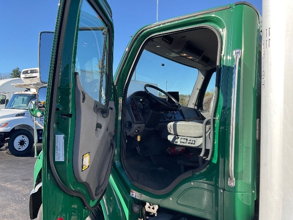 Medium Duty Box Truck-Light and Medium Duty Trucks-Freightliner-2019-M2-Norton-MA-156,019\n\t\tmiles-$ 56,750 - Image 13