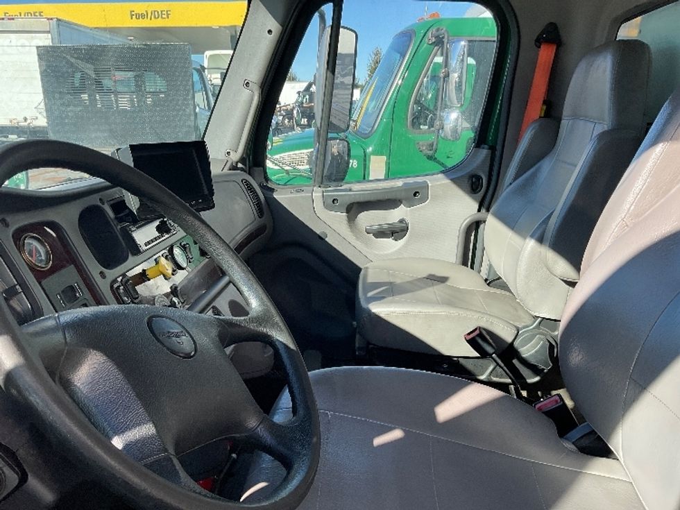 Medium Duty Box Truck-Light and Medium Duty Trucks-Freightliner-2019-M2-Norton-MA-156,019\n\t\tmiles-$ 56,750 - Image 16