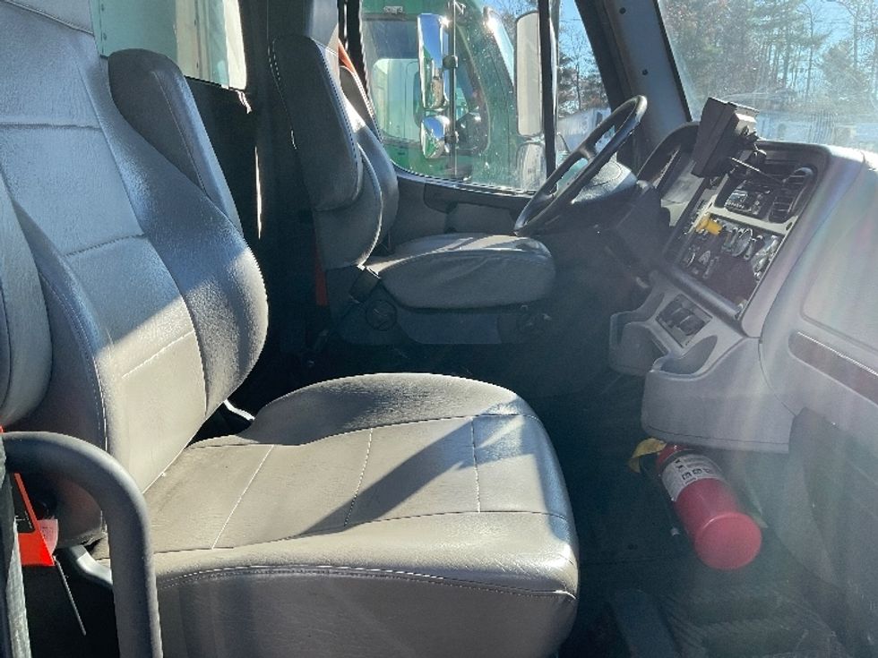 Medium Duty Box Truck-Light and Medium Duty Trucks-Freightliner-2019-M2-Norton-MA-156,019\n\t\tmiles-$ 56,750 - Image 19