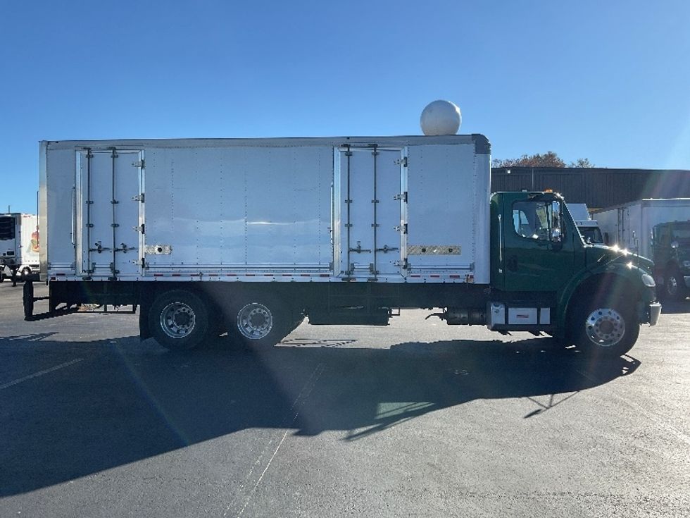 Medium Duty Box Truck-Light and Medium Duty Trucks-Freightliner-2019-M2-Norton-MA-156,019\n\t\tmiles-$ 56,750 - Image 26