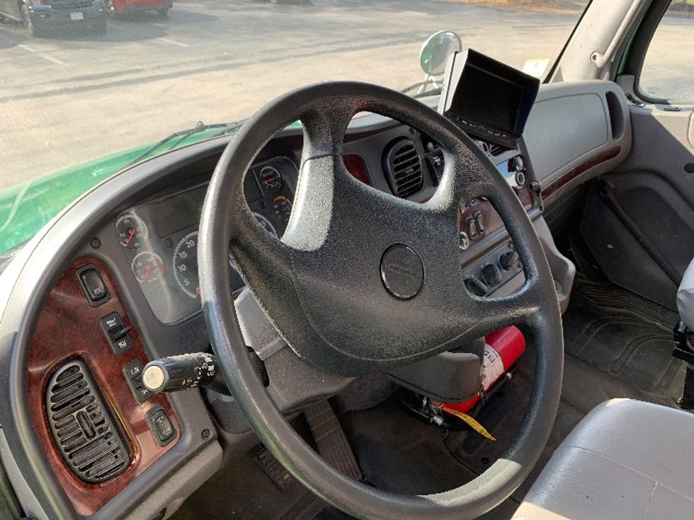 Medium Duty Box Truck-Light and Medium Duty Trucks-Freightliner-2019-M2-Norton-MA-157,126\n\t\tmiles-$ 59,250 - Image 17