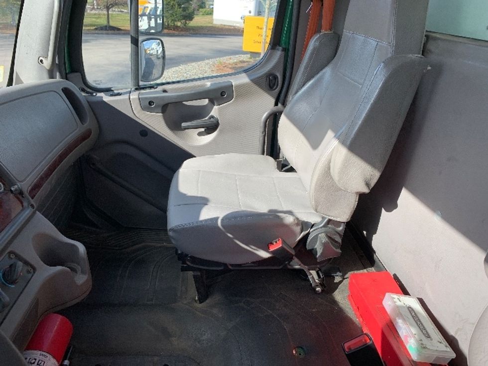 Medium Duty Box Truck-Light and Medium Duty Trucks-Freightliner-2019-M2-Norton-MA-157,126\n\t\tmiles-$ 59,250 - Image 19