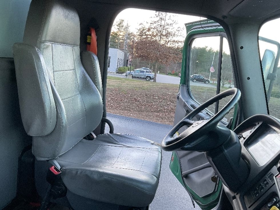 Medium Duty Box Truck-Light and Medium Duty Trucks-Freightliner-2019-M2-Norton-MA-161,281\n\t\tmiles-$ 56,000 - Image 22