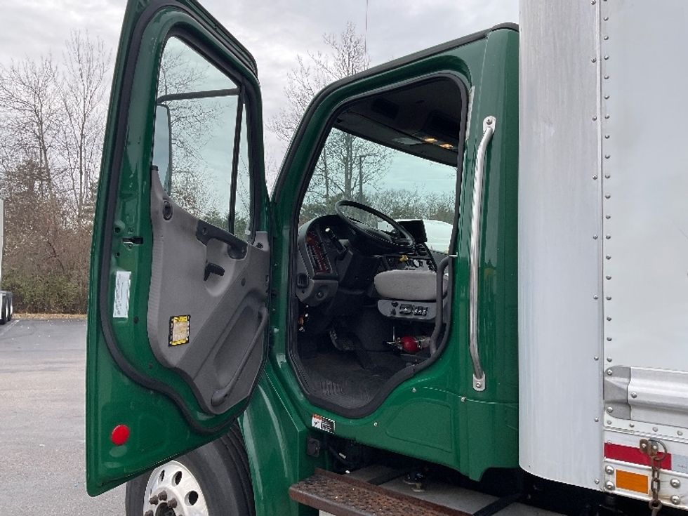 Medium Duty Box Truck-Light and Medium Duty Trucks-Freightliner-2019-M2-Norton-MA-161,419\n\t\tmiles-$ 56,000 - Image 16