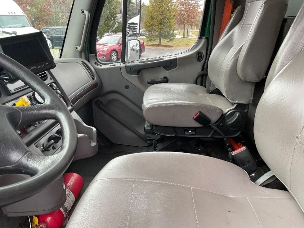 Medium Duty Box Truck-Light and Medium Duty Trucks-Freightliner-2019-M2-Norton-MA-161,419\n\t\tmiles-$ 56,000 - Image 19