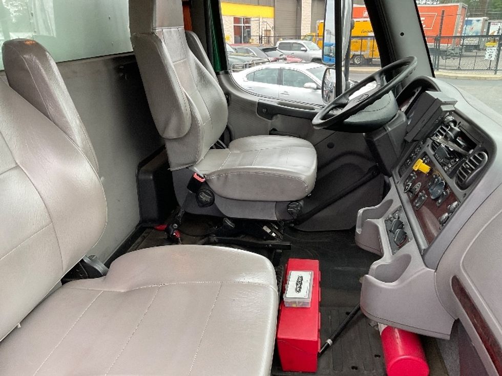 Medium Duty Box Truck-Light and Medium Duty Trucks-Freightliner-2019-M2-Norton-MA-161,419\n\t\tmiles-$ 56,000 - Image 22
