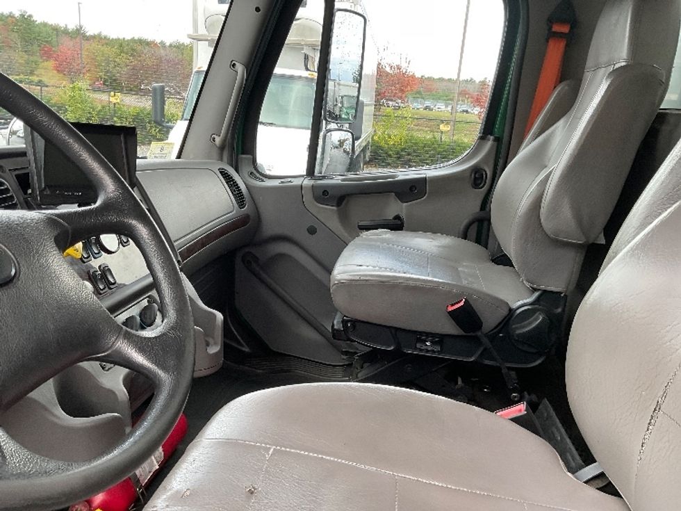 Medium Duty Box Truck-Light and Medium Duty Trucks-Freightliner-2019-M2-Norton-MA-161,804\n\t\tmiles-$ 56,000 - Image 19