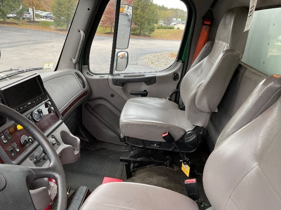 Medium Duty Box Truck-Light and Medium Duty Trucks-Freightliner-2019-M2-Norton-MA-162,483\n\t\tmiles-$ 55,750 - Image 19