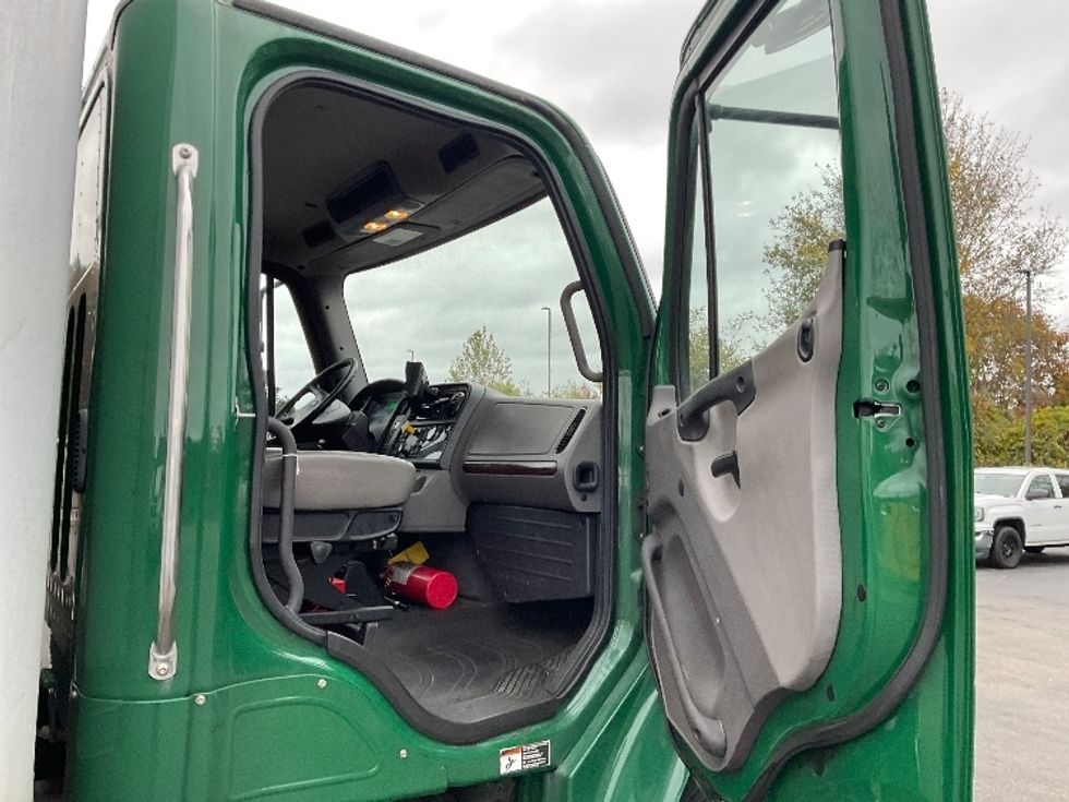 Medium Duty Box Truck-Light and Medium Duty Trucks-Freightliner-2019-M2-Norton-MA-162,483\n\t\tmiles-$ 55,750 - Image 20