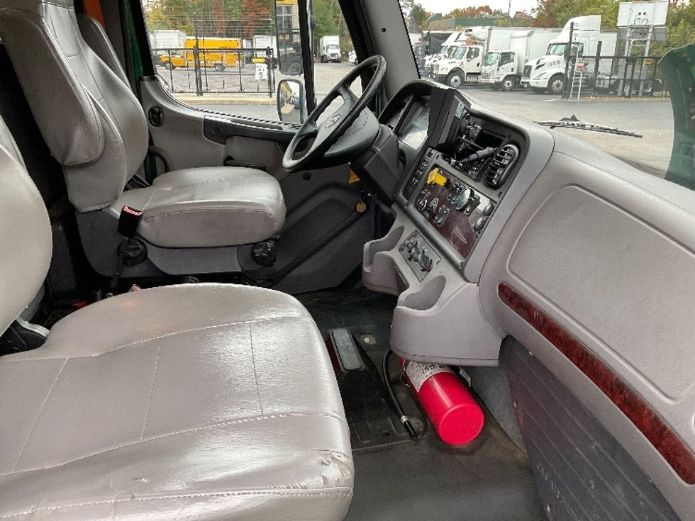 Medium Duty Box Truck-Light and Medium Duty Trucks-Freightliner-2019-M2-Norton-MA-162,483\n\t\tmiles-$ 55,750 - Image 22