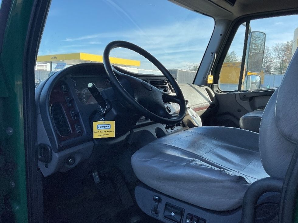 Medium Duty Box Truck-Light and Medium Duty Trucks-Freightliner-2019-M2-Norton-MA-163,986\n\t\tmiles-$ 55,500 - Image 17