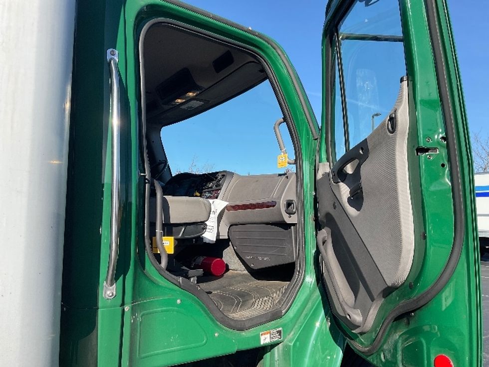 Medium Duty Box Truck-Light and Medium Duty Trucks-Freightliner-2019-M2-Norton-MA-163,986\n\t\tmiles-$ 55,500 - Image 20