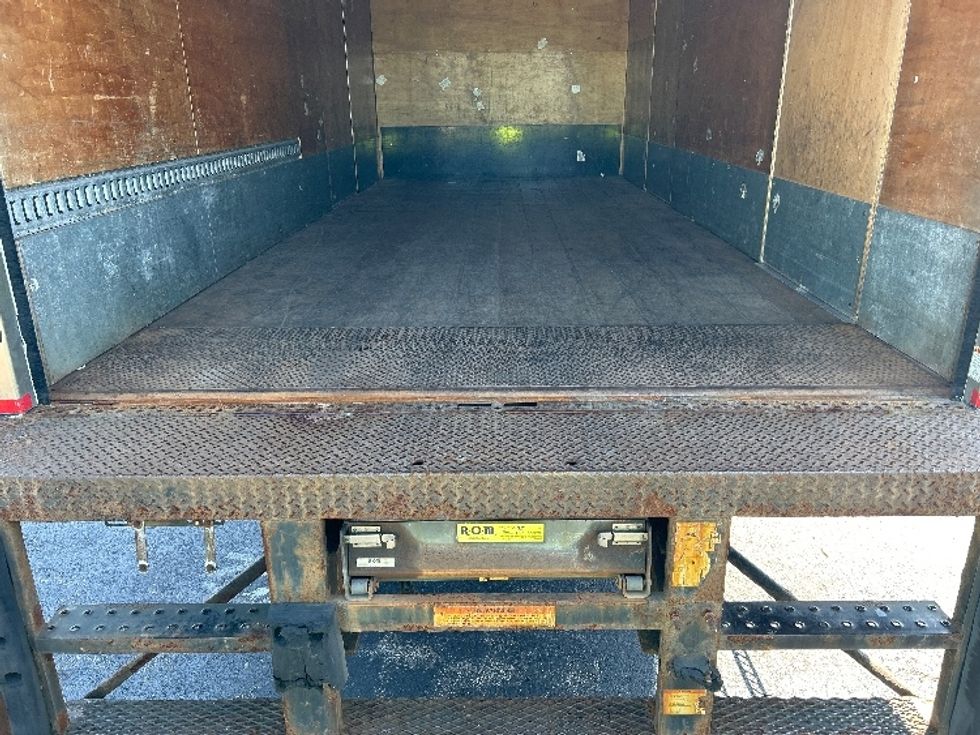 Medium Duty Box Truck-Light and Medium Duty Trucks-Freightliner-2019-M2-Norton-MA-170,231\n\t\tmiles-$ 31,000 - Image 10