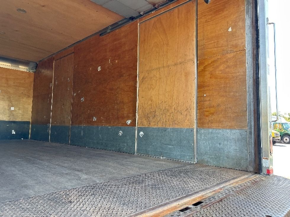 Medium Duty Box Truck-Light and Medium Duty Trucks-Freightliner-2019-M2-Norton-MA-170,231\n\t\tmiles-$ 31,000 - Image 12